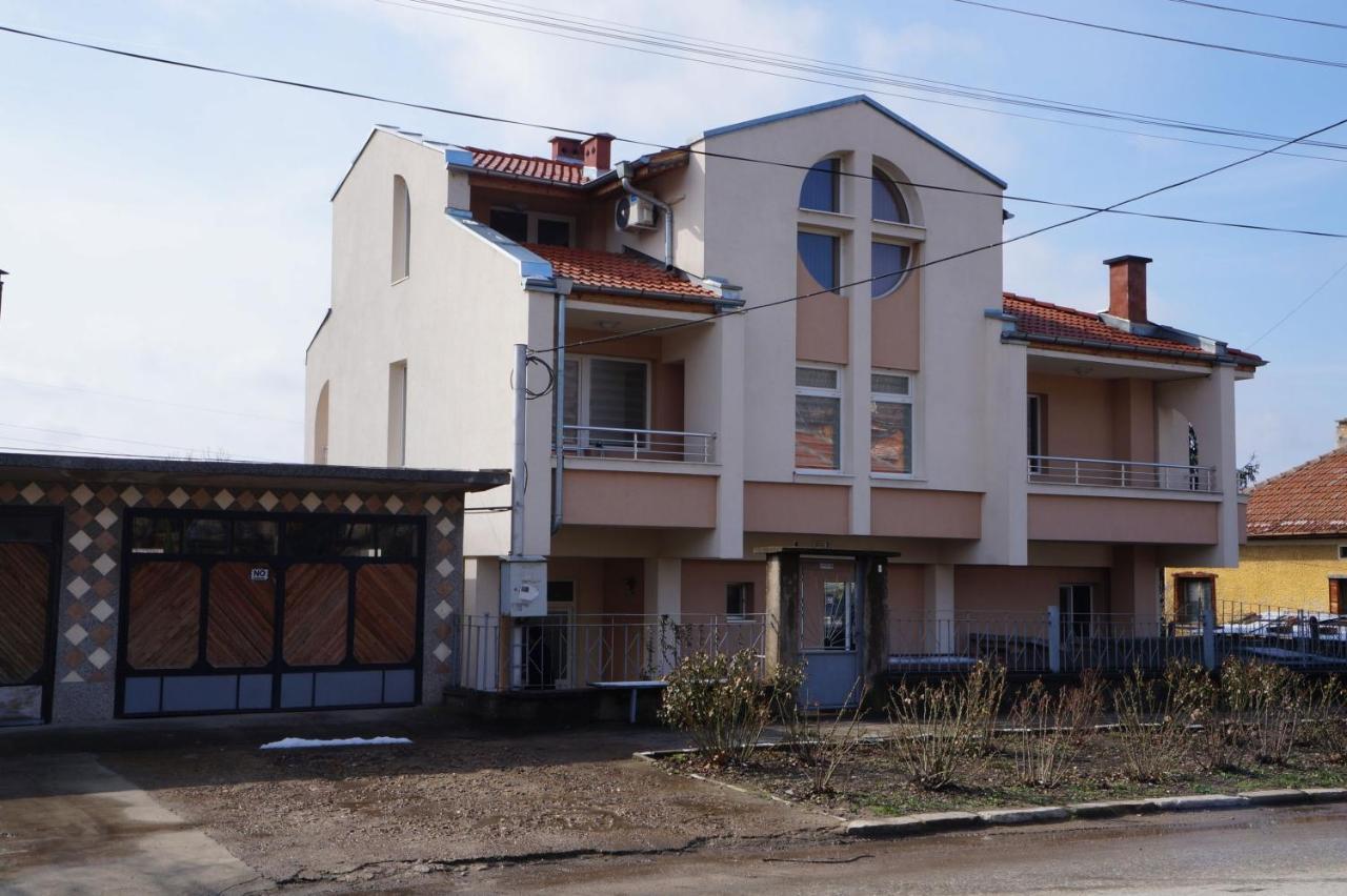 Dessi Daire Plevne Dış mekan fotoğraf